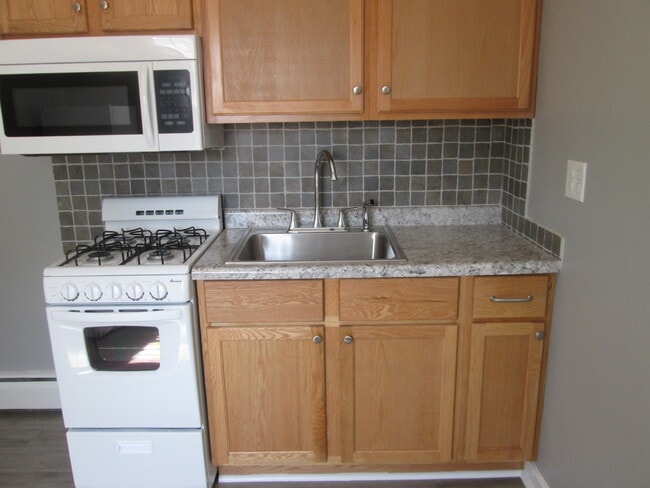 Brand new w/brand new upper cabinets - 501 N Sherman Ave Unit 501 B. N. Sherman Ave.