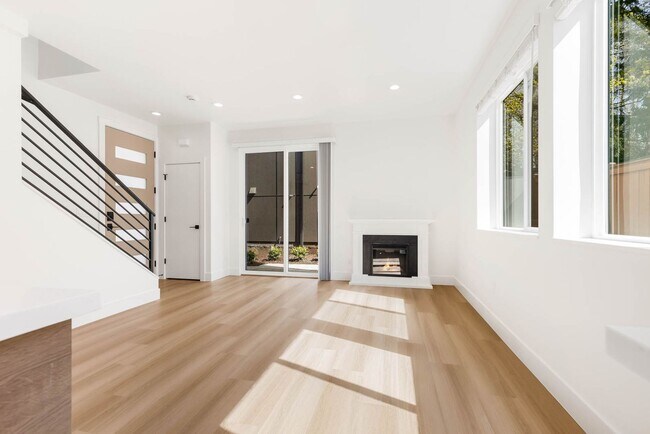 Photo - 108 6th St South