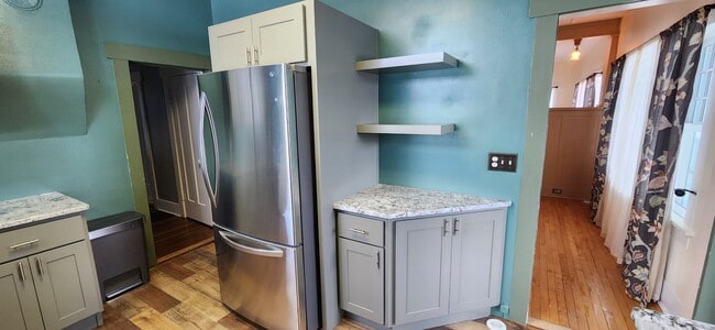 Photo - 403 3rd Ave E