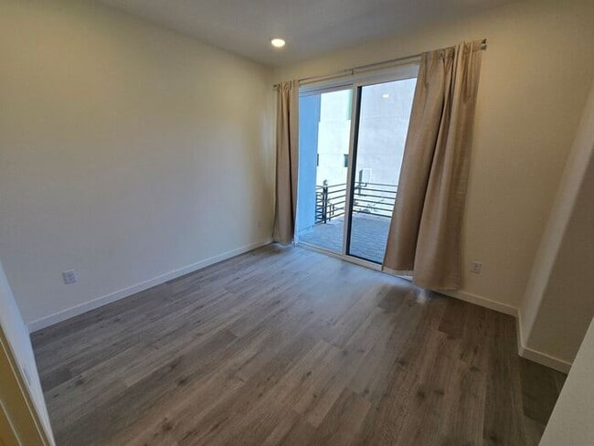 Photo - New Modern Fully Furnished Three-Story Townhome Near the Truckee River