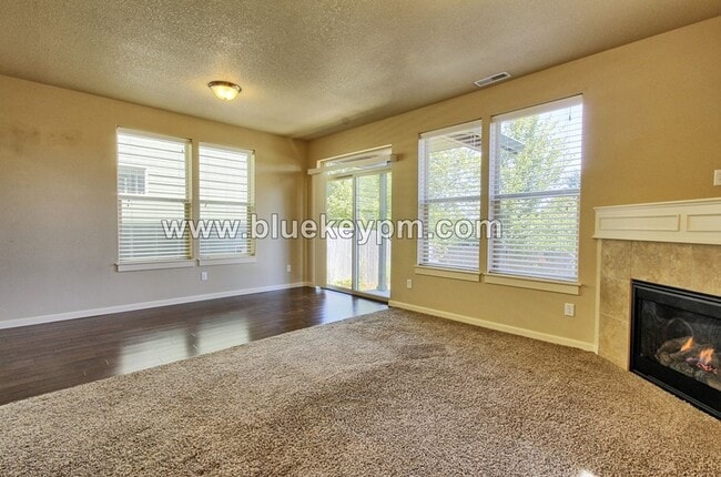 Photo - 3 Bed 2.5 Bath Home in Hazel Dell w/ Easy Access to I-5 and SR 500