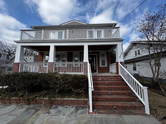 Photo - NEWLY RENOVATED EXPANSIVE 5BD 4BA BRIGHTWOOD HOME