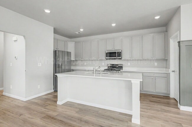 2291 Peregrine Dr