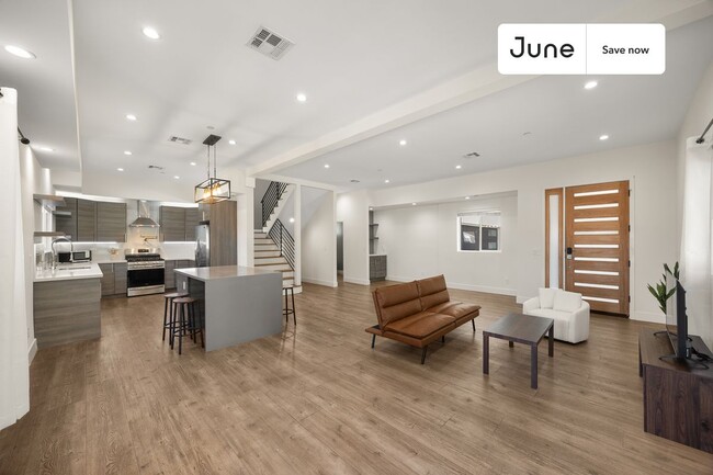 Photo - 5637 Riverton Ave