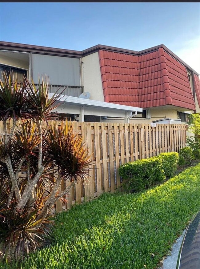 Photo - 3940 Victoria Dr