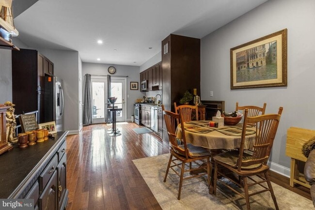 Photo - 2524 Sepviva St