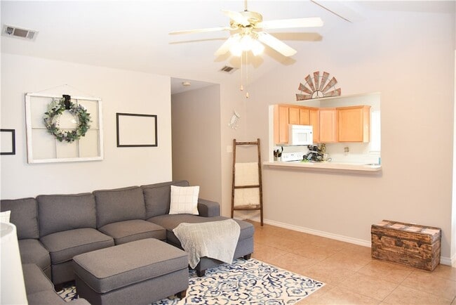 Photo - 3815 Oldenburg Ln