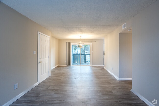 3BR, 2BA - 1,150