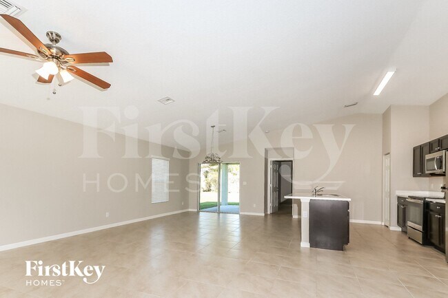 Photo - 1371 SW Sudder Ave