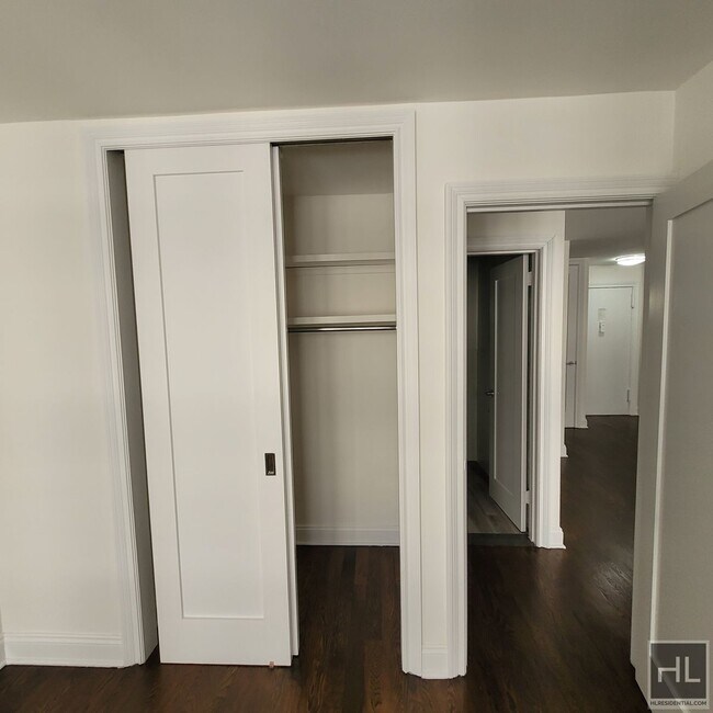 Photo - 5 AVENUE Unit 10E