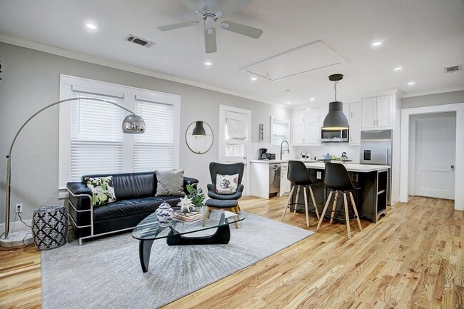 Building Photo - 127 Payne St