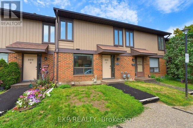 Photo - 890 Cahill Dr W