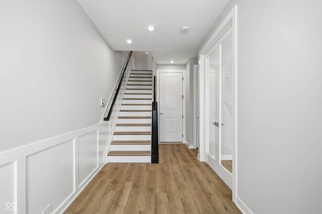 Photo - 404 Elite St