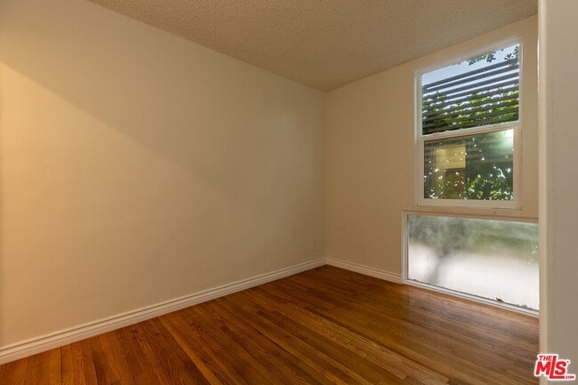 Photo - 11133 Rose Ave Unit 15