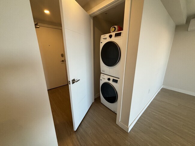 Photo - 5633-P5633 Fenwick St Unit PH306