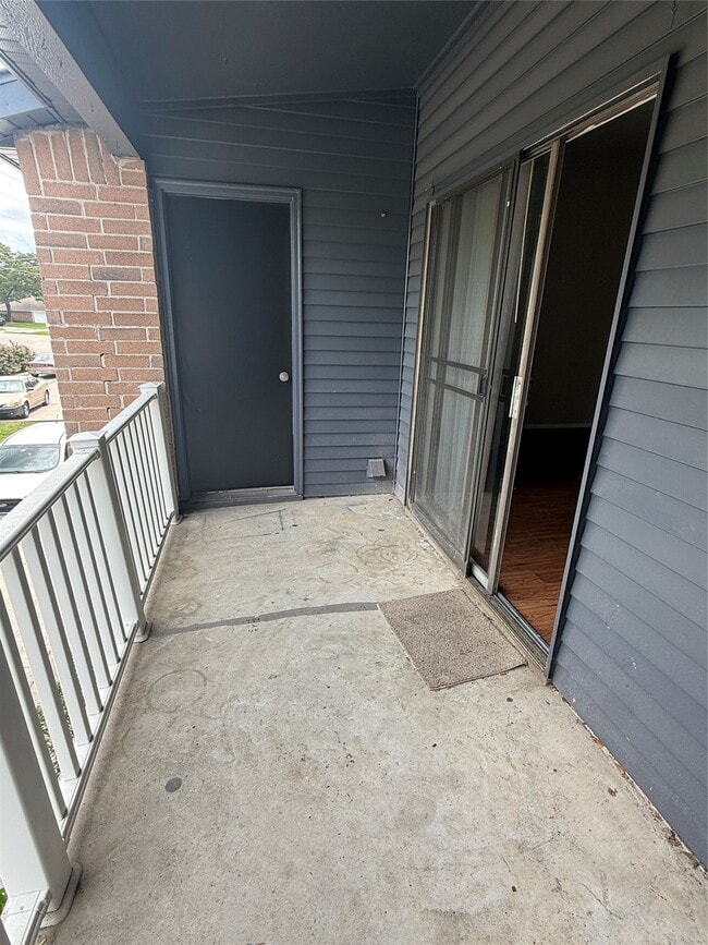 Building Photo - 923 Carrell St Unit D