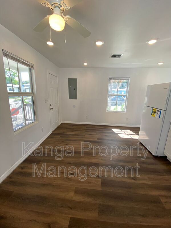 Photo - 639 6th St