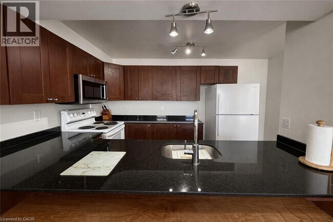 Photo - 270 Eiwo Ct Unité 205