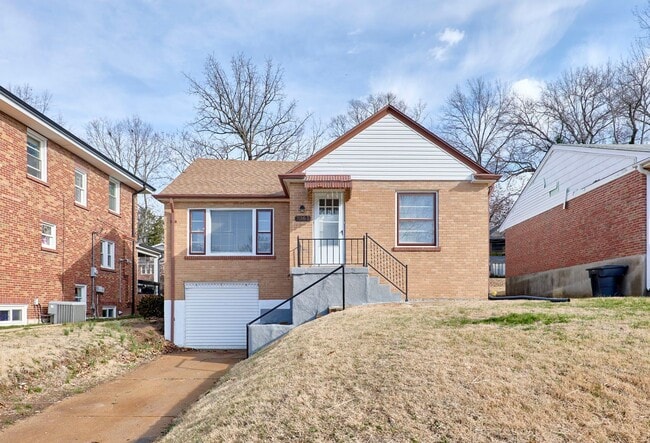 Photo - 7361 Melrose Ave