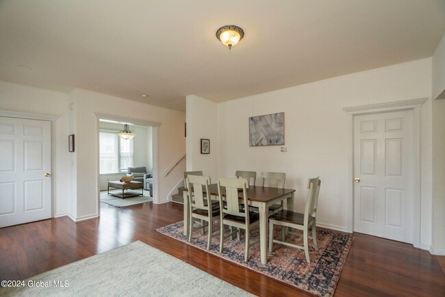 Photo - 39 Walton St