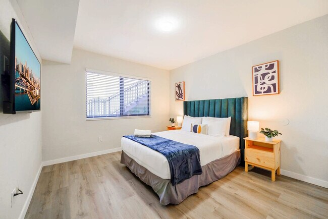 Photo - 700 SW 11th Ave Unidad FL1-ID1022474P