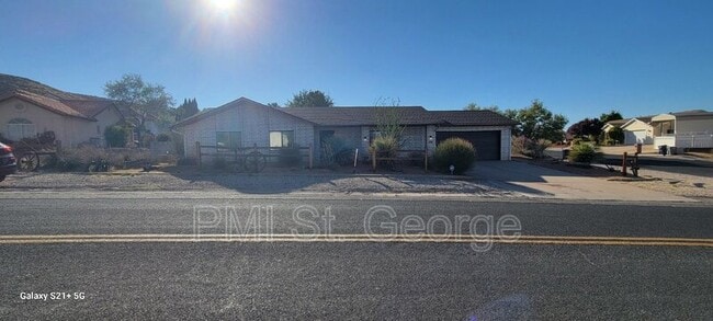 Building Photo - 776 E Fort Pierce Dr