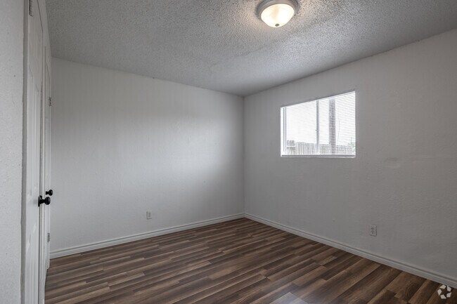2BR, 1BA - 787SF - 2nd Bedroom - Bella Vista Apartments