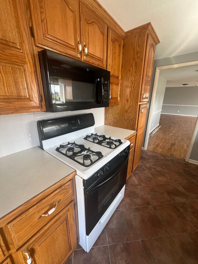 Photo - 3 bedrooms/2 bathrooms with detached 2 car...
