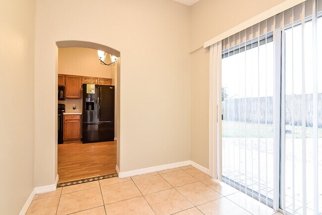 2914 Summer Winds Cir