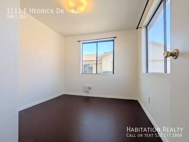 Photo - 1111 E Hedrick Dr Unidad #2
