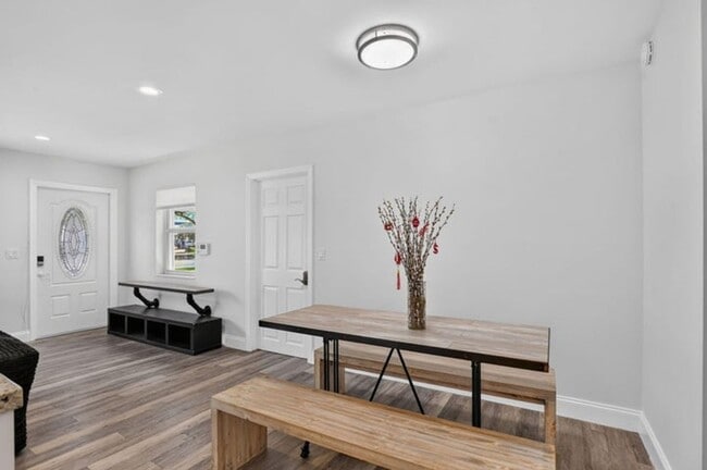 Photo - 155 NE 20th St