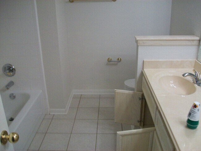 Photo - 601 Llama Tr