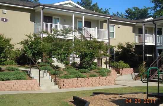Building Photo - Hallmark Gardens Rental