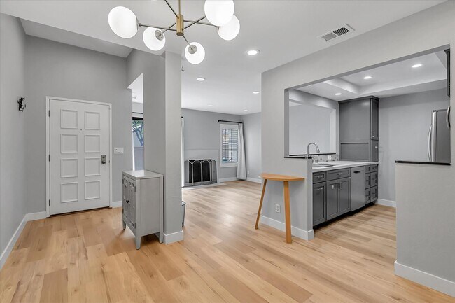 Photo - 1915 Huxley Ct