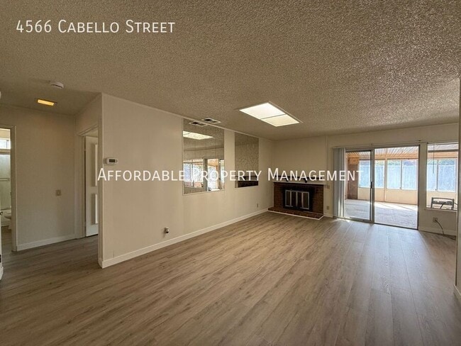 Photo - 4566 Cabello St