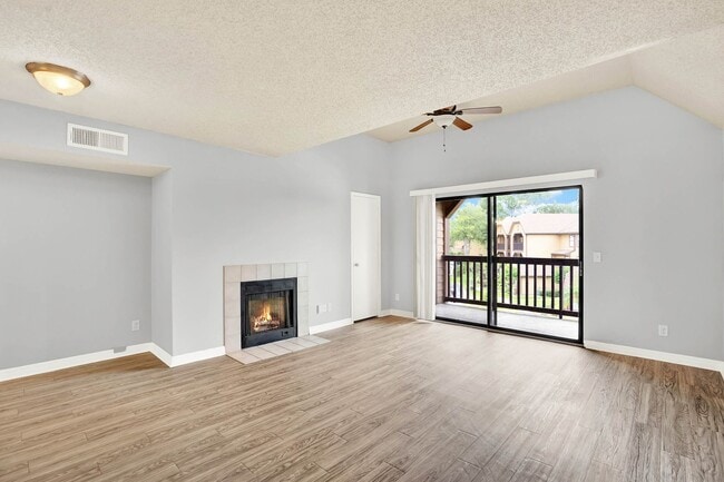 Photo - 1/1 Condo in Gated Lakefront Community of Altamonte Springs! Unit 304