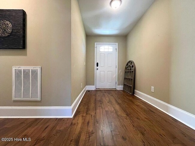 Photo - 225 Savannah Garden Dr