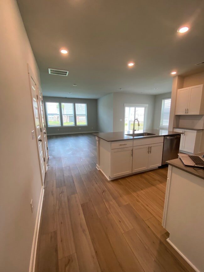 Photo - 3115 Lamond Dr