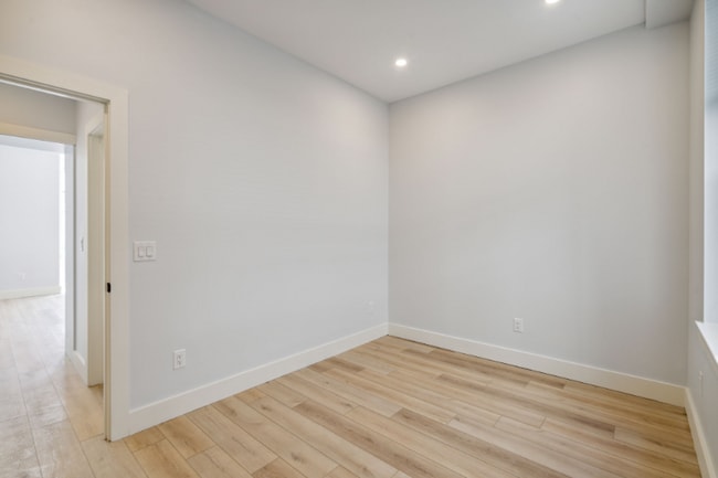 Photo - 3439 Lancaster Ave Unidad 18