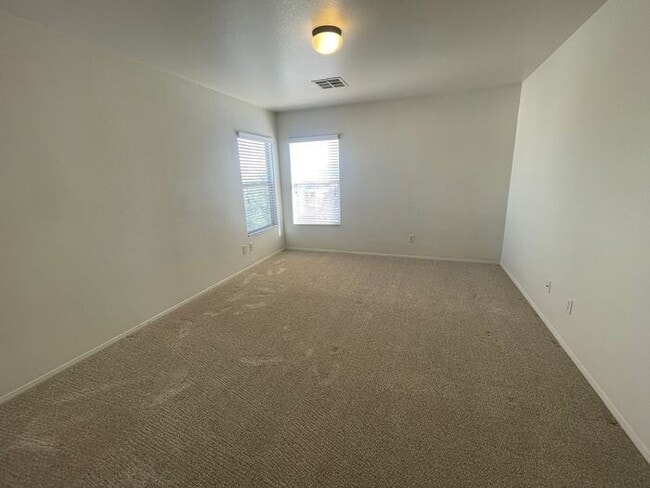 Photo - Carry Over Showing: This property has been shown before and will be rented to the first most qual...