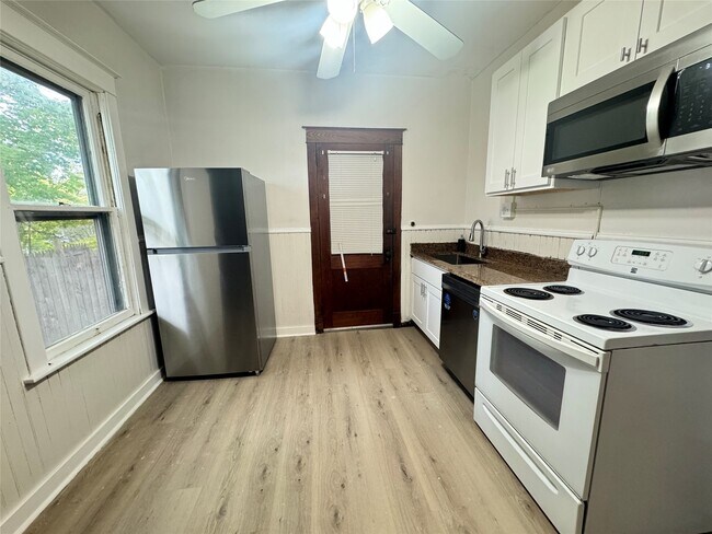 Photo - 71 Mary St Unit 1