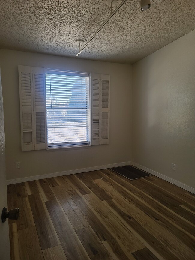 Photo - 10624 Springwood Dr