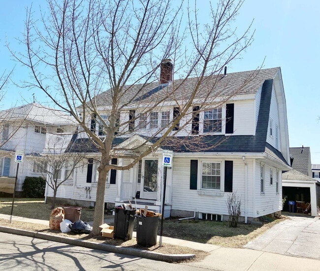 Building Photo - NO BROKER FEE!!! Great Quincy location! Rental