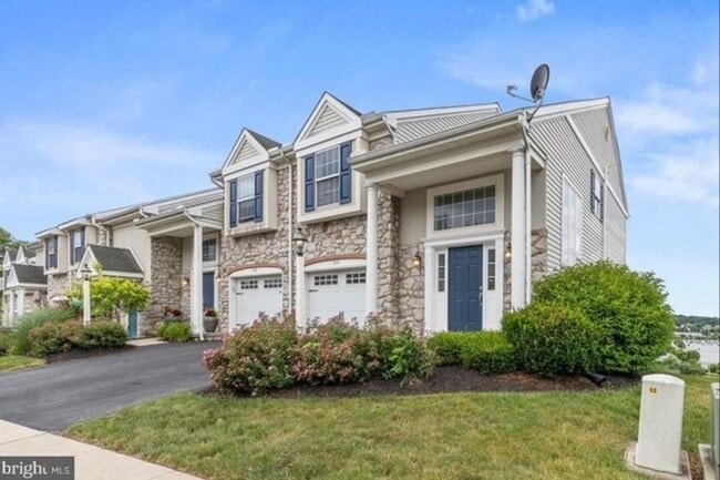 Photo - 777 Oak Leaf Ln