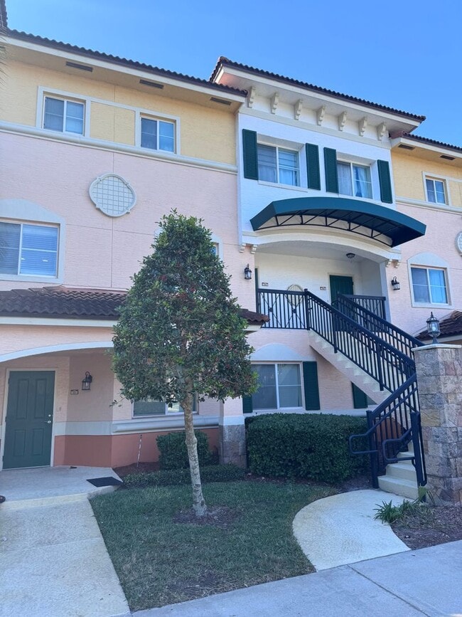 Building Photo - Beautiful Three Bedroom, Two Bathroom Grou... Rental