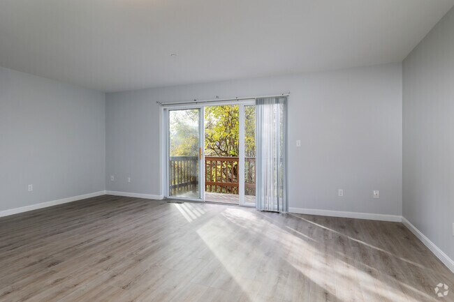 3BR, 1.5BA - 2,000SF - Living Room