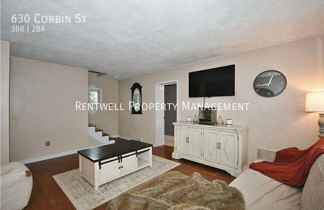 Photo - 630 Corbin St