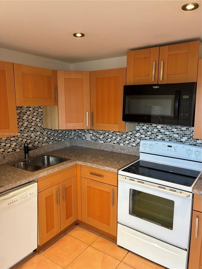 Photo - 3401 N Country Club Dr Unidad 706