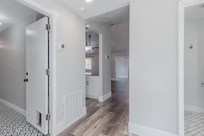 Photo - 2465 Wattle Tree Rd W