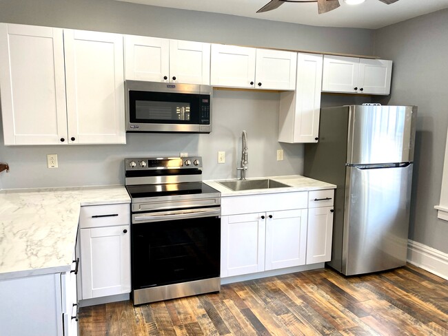 Kitchen. - 605 Beechwood Ave Unit B